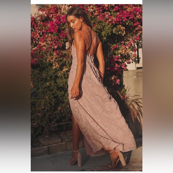 Lulu’s Stolen Moments Maxi Dress - Picture 1 of 4